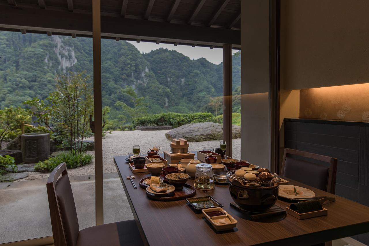 Hotel Okuhita Onsen Umehibiki Extérieur photo